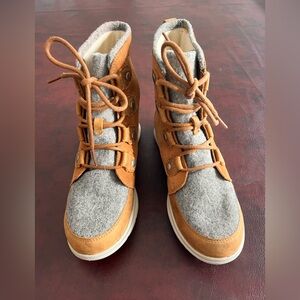 Sorel Explorer Joan Boots size 8.5M, camel brown